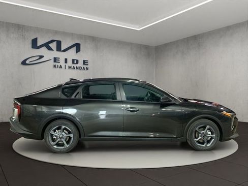 New 2026 Kia K4 FWD image 4