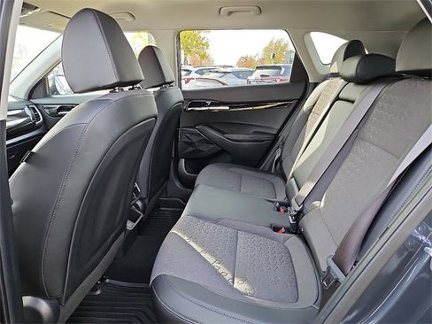 Used 2025 Kia Seltos S image 10