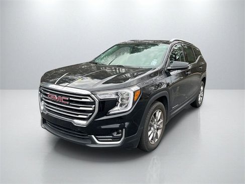 Used 2024 GMC Terrain SLT image 3