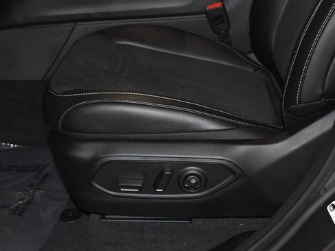 New 2025 Jeep Grand Cherokee Altitude image 11