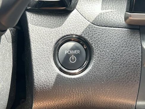 Used 2025 Toyota Camry SE FWD image 26