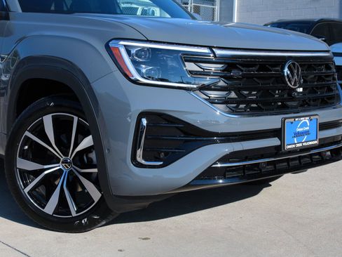 New 2026 Volkswagen Atlas Cross Sport SEL Premium R-Line AWD/4WD image 2