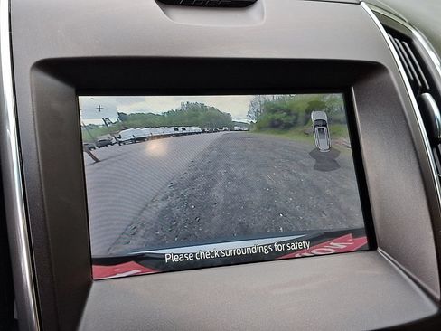 Used 2020 Ford Edge Titanium AWD/4WD image 18