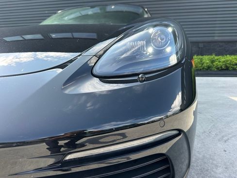 Certified 2025 Porsche 718 Cayman RWD image 9