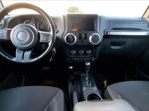 Used 2016 Jeep Wrangler Sahara w/ Connectivity Group image 7