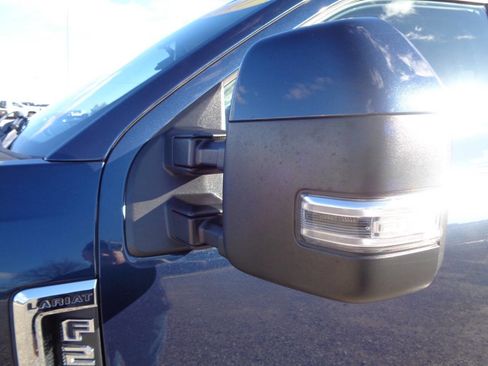 Used 2017 Ford F250 Lariat w/ Lariat Value Package image 16