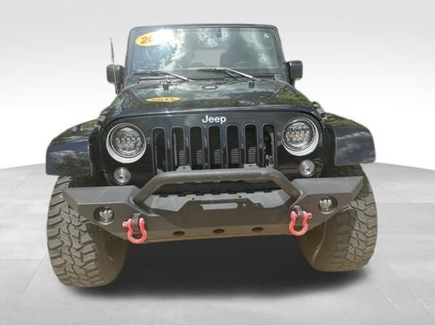 Used 2017 Jeep Wrangler Unlimited Sahara w/ Connectivity Group AWD/4WD image 2