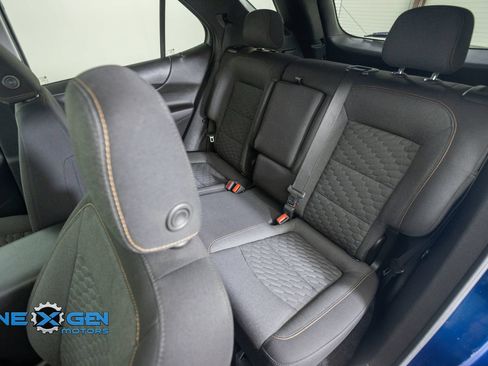 Used 2021 Chevrolet Equinox LT FWD image 30