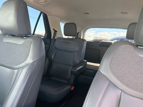 Certified 2025 Ford Explorer Active w/ Active Comfort Package AWD/4WD image 6