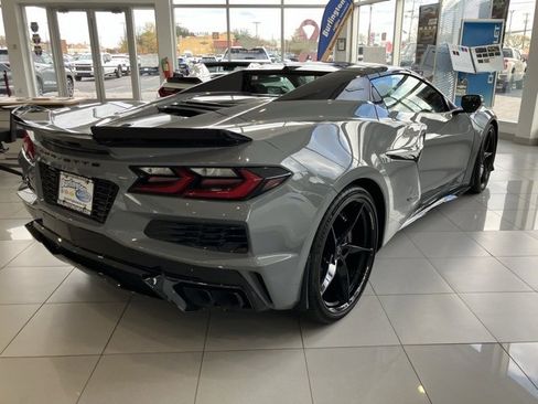 Used 2025 Chevrolet Corvette E-Ray w/ Stealth Interior Trim Package image 8