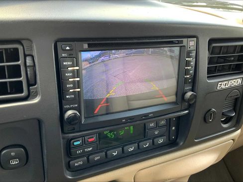 Used 2005 Ford Excursion Limited image 26
