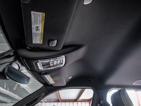 Used 2019 RAM 2500 Laramie w/ Black Appearance Package AWD/4WD image 28