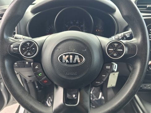 Used 2018 Kia Soul image 21