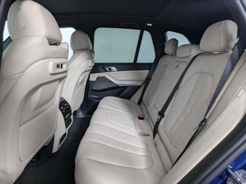 Used 2021 BMW X5 sDrive40i w/ Premium Package RWD image 17