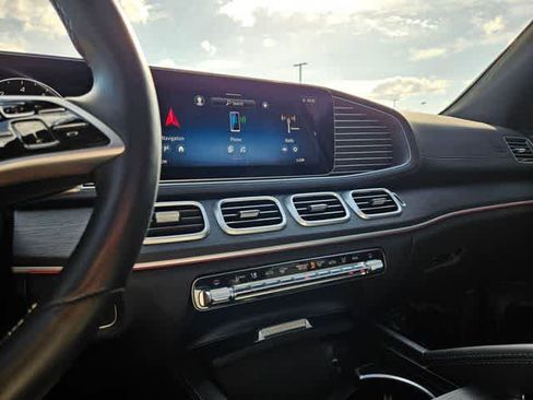 Certified 2025 Mercedes-Benz GLS 450 4MATIC image 28