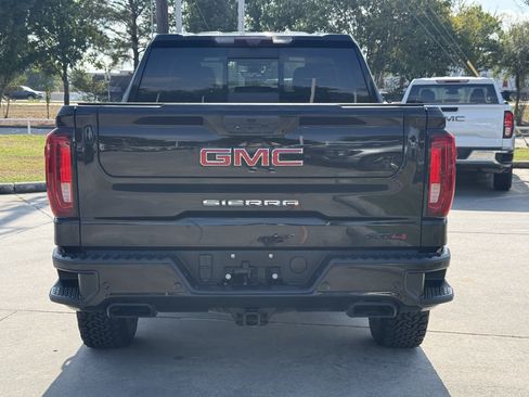 Used 2021 GMC Sierra 1500 AT4 w/ AT4 Premium Package AWD/4WD image 6
