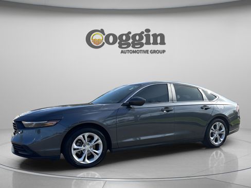 Certified 2023 Honda Accord LX image 1