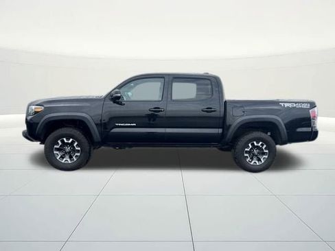 Used 2020 Toyota Tacoma TRD Off-Road image 2