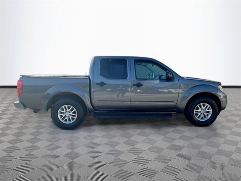 Used 2019 Nissan Frontier SV image 5