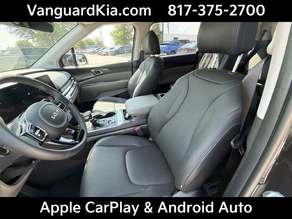 Certified 2026 Kia Carnival FWD image 15