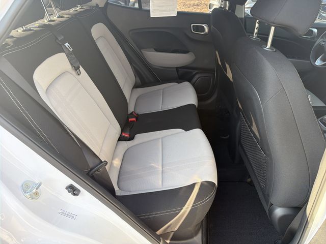 Used 2021 Hyundai Venue SEL FWD image 17