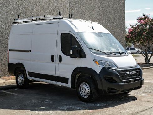 Used 2024 RAM ProMaster 2500 FWD image 6