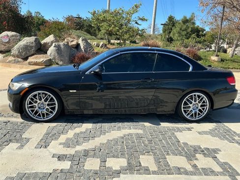 Used 2009 BMW 335i Convertible image 7