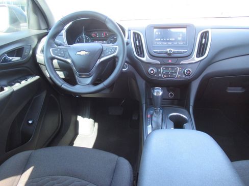 Used 2018 Chevrolet Equinox LT FWD image 13