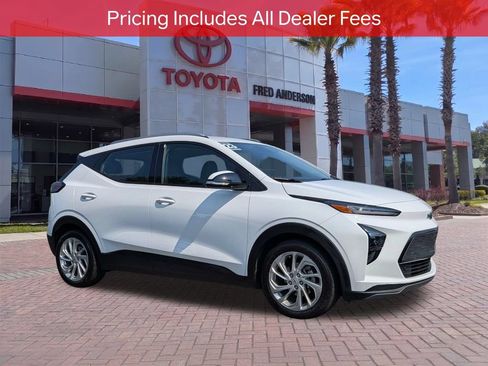 Used 2023 Chevrolet Bolt EUV LT FWD image 1