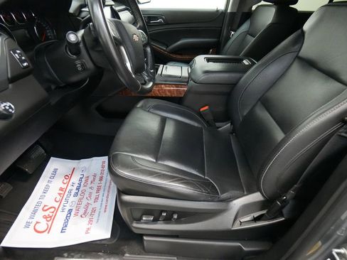 Used 2020 Chevrolet Suburban LT image 16