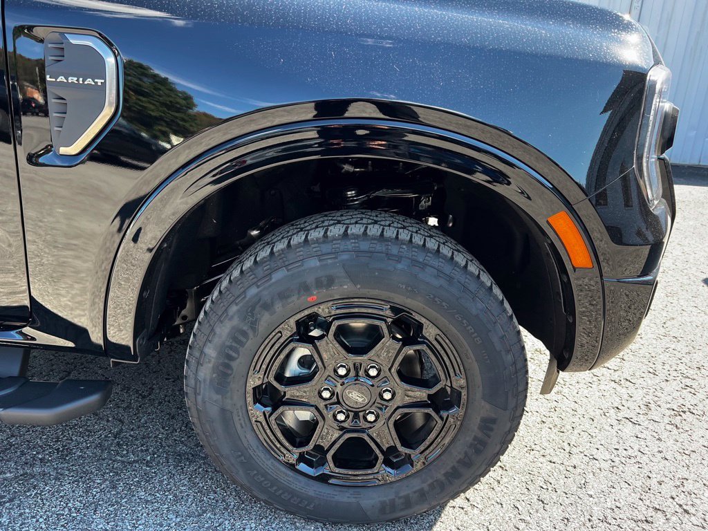 New 2026 Ford Ranger Lariat w/ Black Appearance Package AWD/4WD image 3