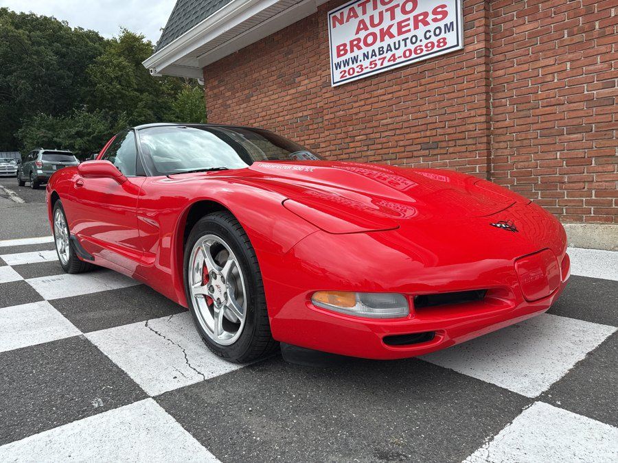 Used 2000 Chevrolet Corvette Coupe w/ Performance Handling Pkg RWD image 9