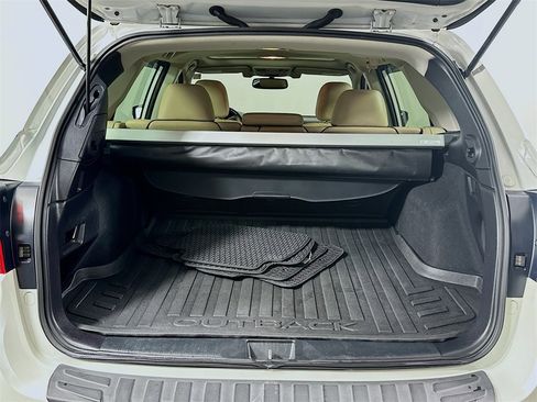 Used 2016 Subaru Outback 2.5i Limited image 16