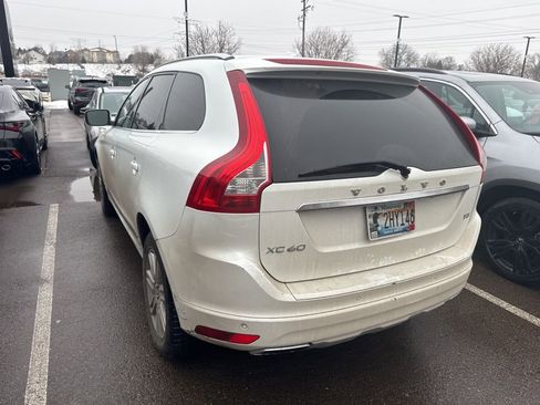 Used 2017 Volvo XC60 T5 Inscription image 14