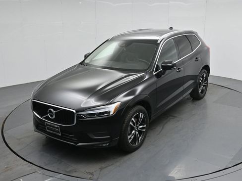 Used 2021 Volvo XC60 T5 Momentum w/ Premium Package image 37