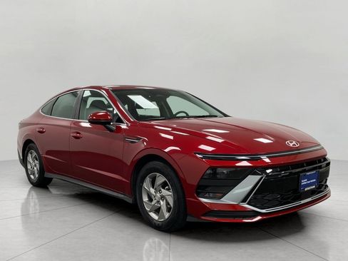 Certified 2025 Hyundai Sonata SE FWD image 1