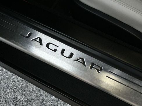 Used 2017 Jaguar F-TYPE Coupe RWD image 18