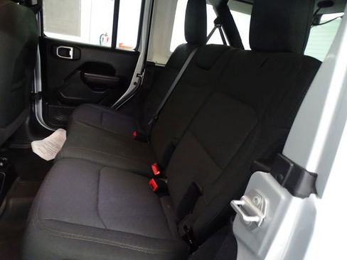 Certified 2022 Jeep Wrangler Unlimited Sport w/ Sun And Sound Package image 4