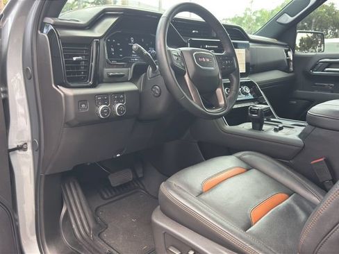Used 2025 GMC Sierra 1500 AT4 w/ AT4 Premium Package AWD/4WD image 13