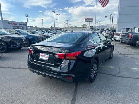 Used 2024 Nissan Altima 2.5 SV AWD/4WD image 11
