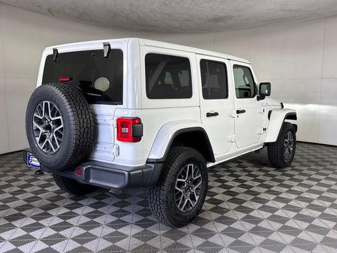 Certified 2025 Jeep Wrangler Unlimited Sahara AWD/4WD image 9