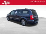 Used 2016 Chrysler Town & Country Touring-L image 4