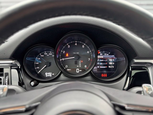 Certified 2023 Porsche Macan AWD/4WD image 21