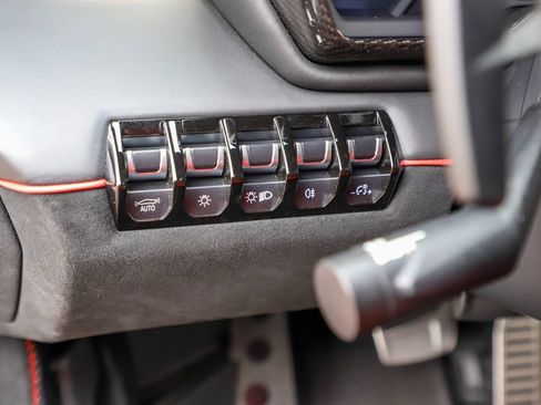 Used 2019 Lamborghini Aventador SVJ AWD/4WD image 44