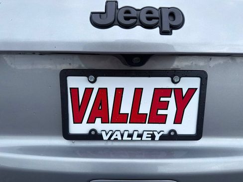 Used 2021 Jeep Compass Trailhawk AWD/4WD image 17
