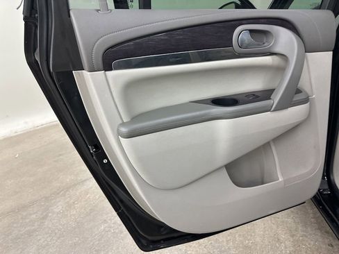 Used 2017 Buick Enclave Premium image 29