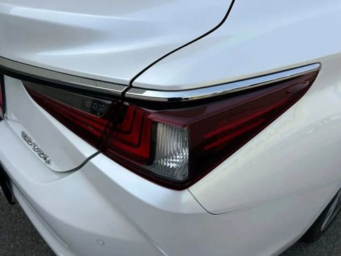 Used 2020 Lexus ES 350 w/ Premium Package FWD image 36