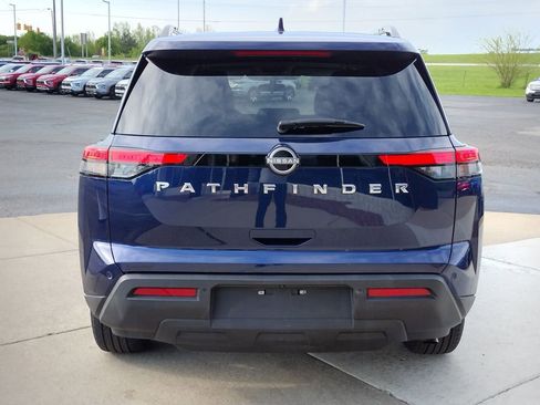 Used 2025 Nissan Pathfinder SV FWD image 17
