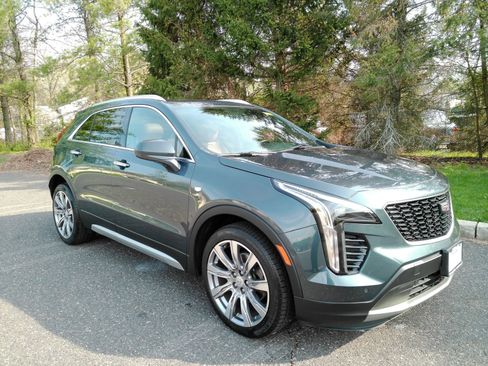 Certified 2019 Cadillac XT4 Premium Luxury image 2
