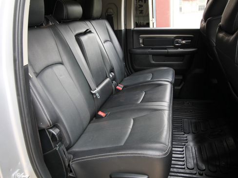 Used 2018 RAM 2500 Laramie w/ Sport Appearance Group AWD/4WD image 43